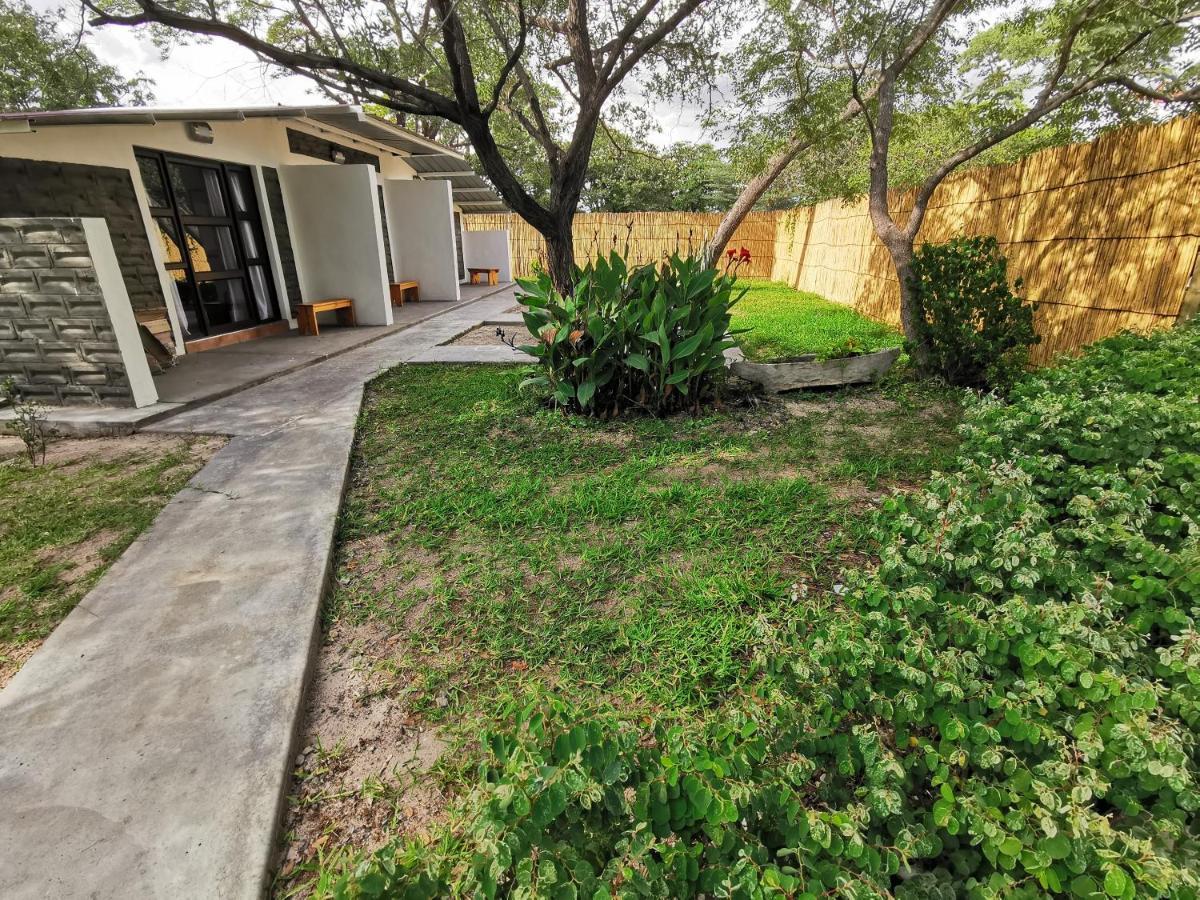 Happy Forest B&B Katima Mulilo Esterno foto