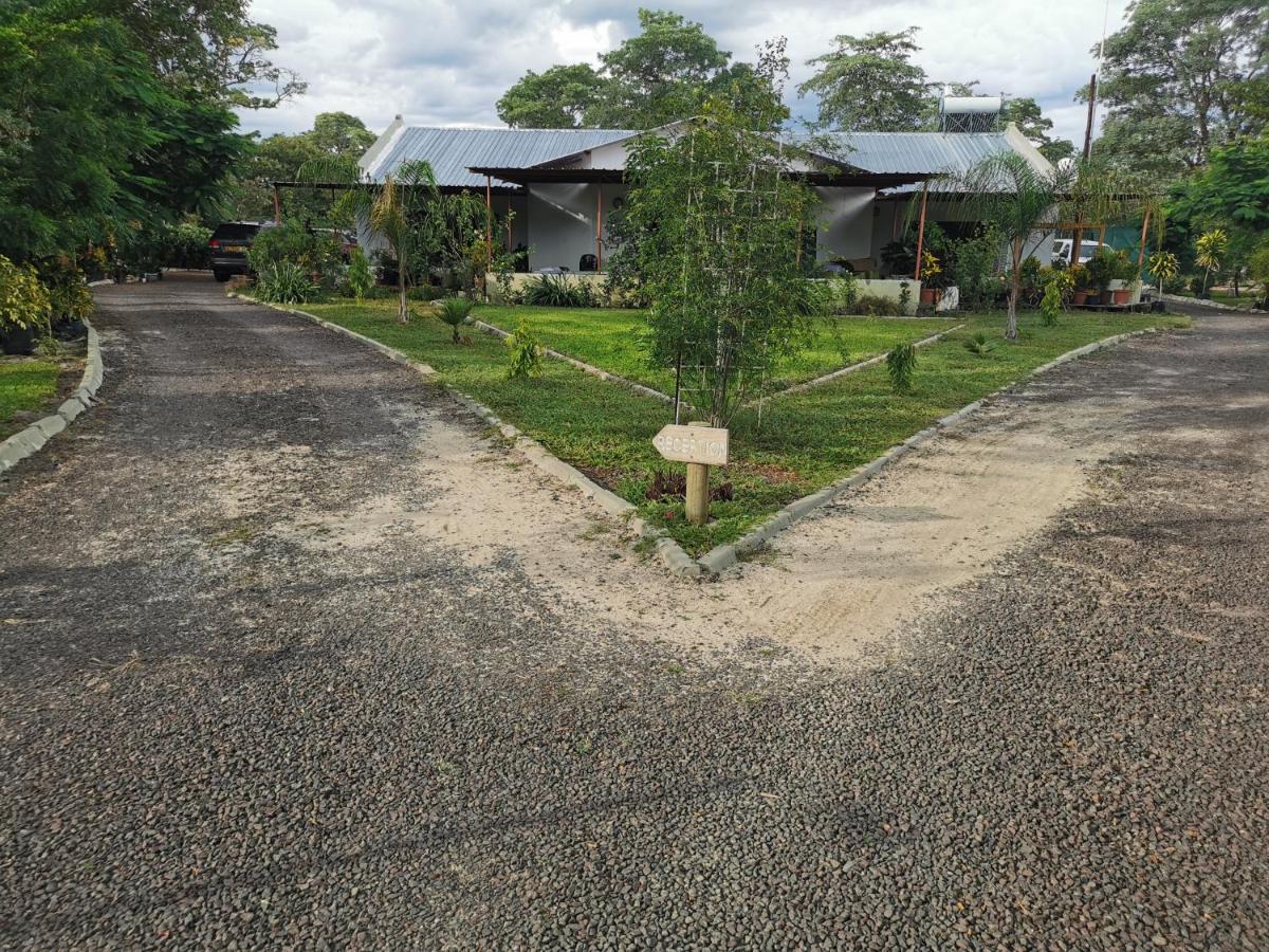 Happy Forest B&B Katima Mulilo Esterno foto
