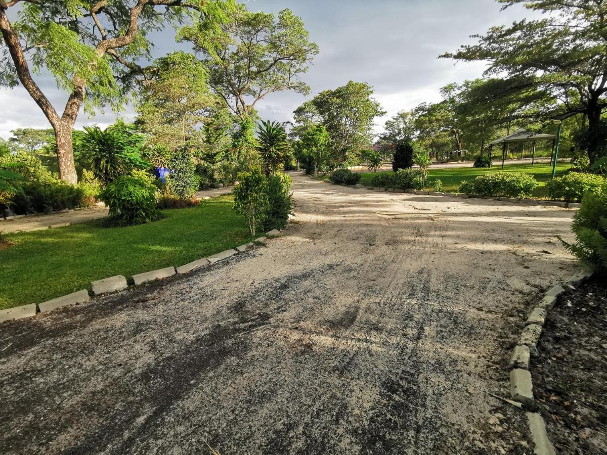 Happy Forest B&B Katima Mulilo Esterno foto